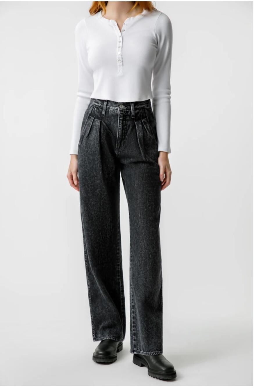 AMO NWT Marcella Pleated Wide Leg Jean in Frosty Black // 31